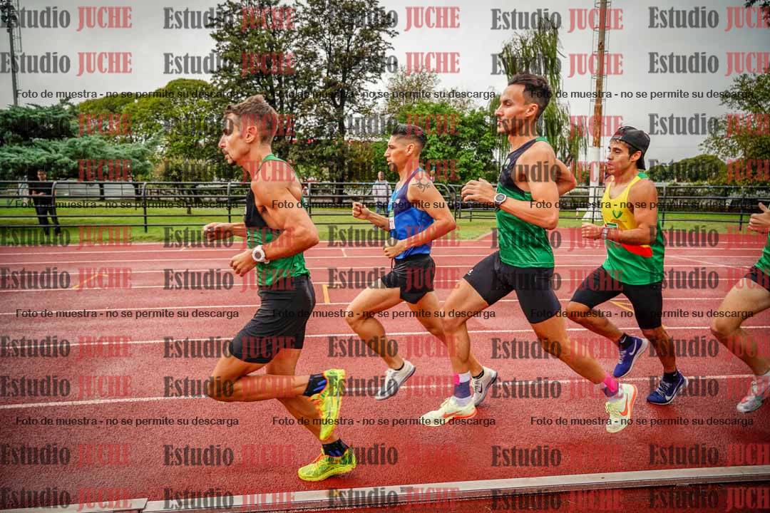 Fotos de los 5000 m de varones - serie 1