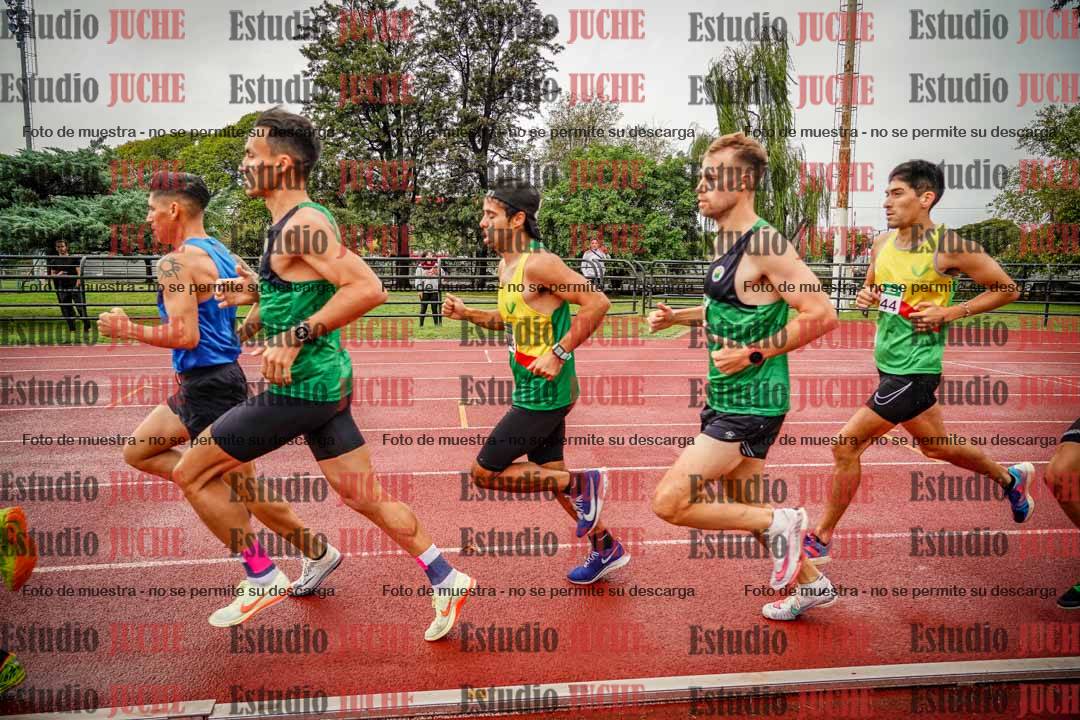 Fotos de los 5000 m de varones - serie 1