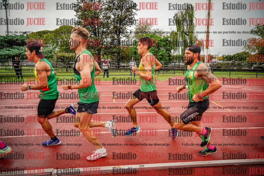 Fotos de los 5000 m de varones - serie 1