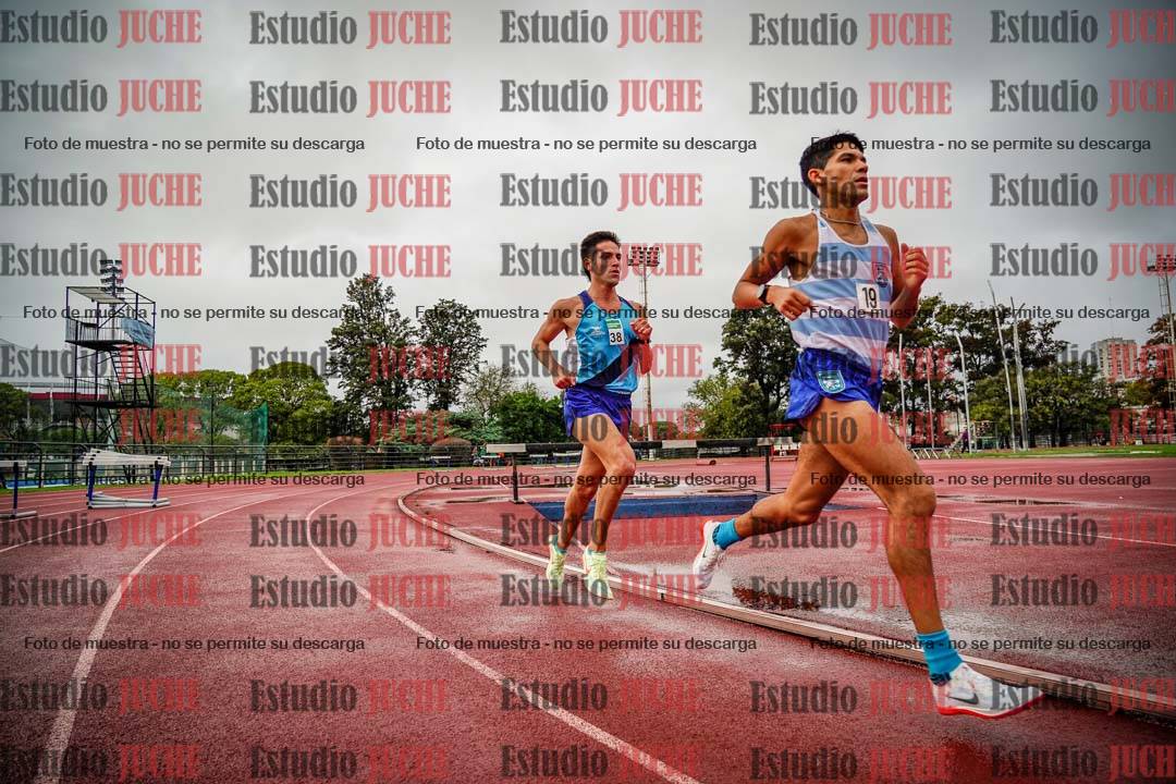 Fotos de los 5000 m de varones - serie 1