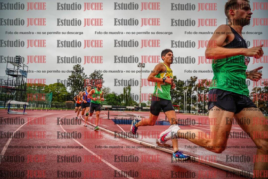 Fotos de los 5000 m de varones - serie 1