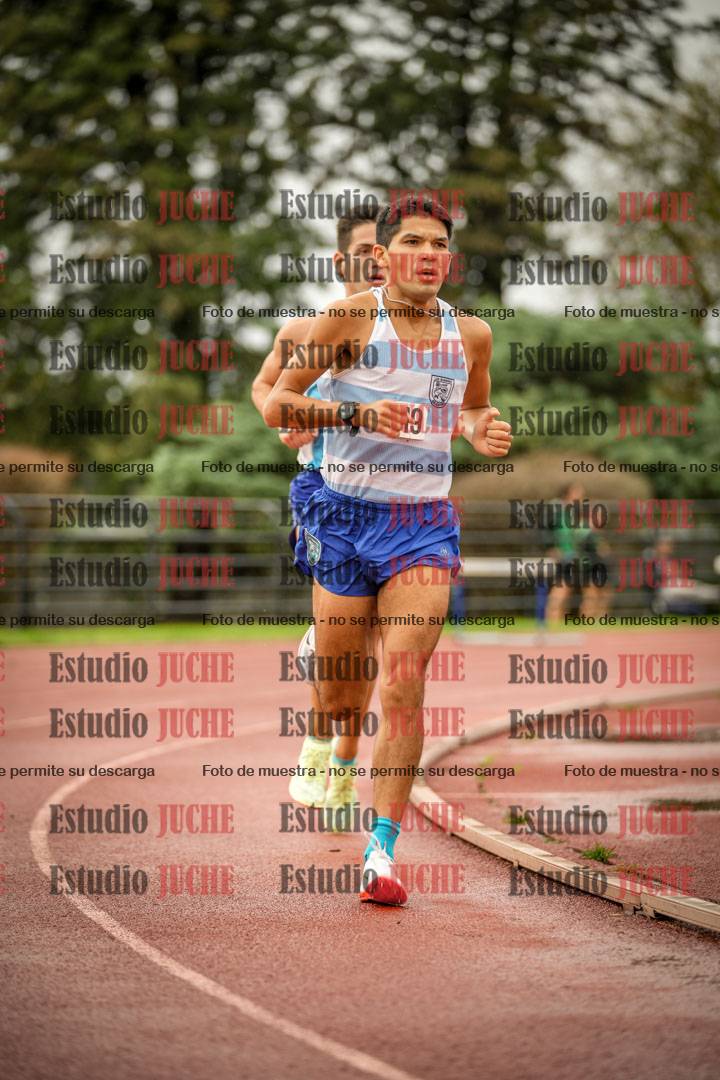 Fotos de los 5000 m de varones - serie 1