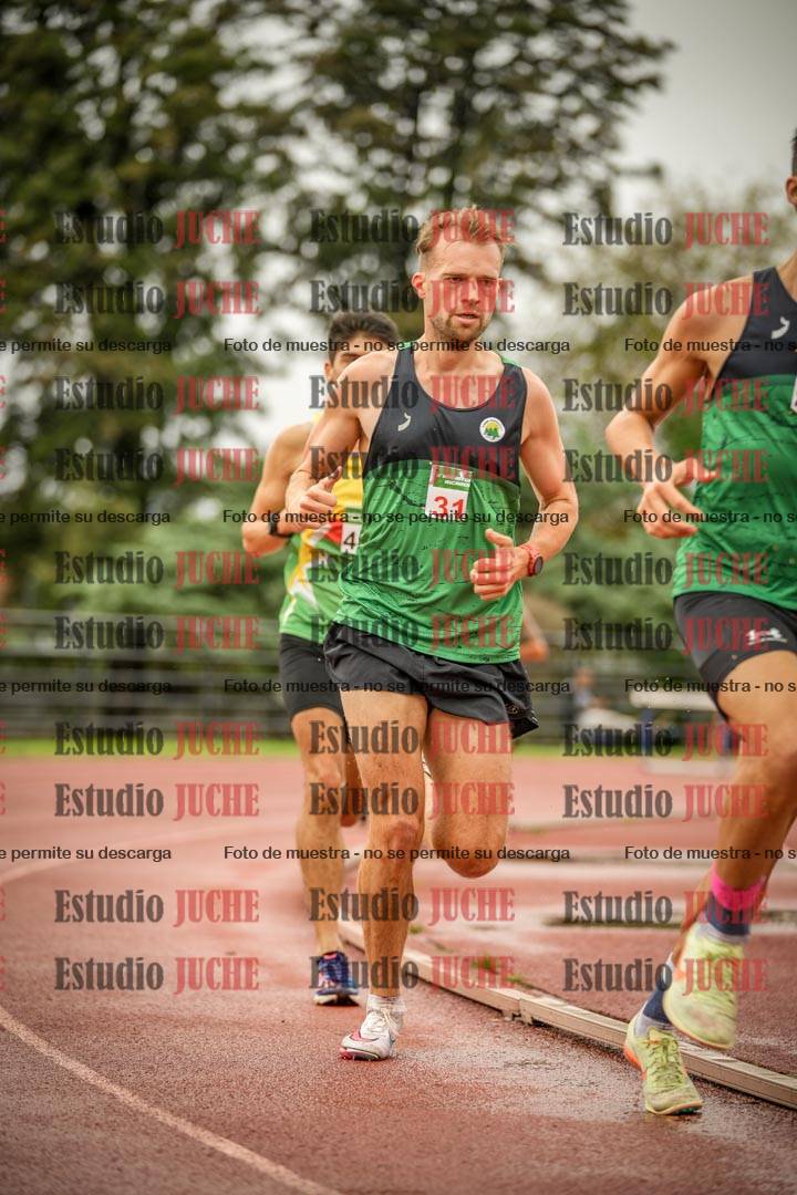 Fotos de los 5000 m de varones - serie 1