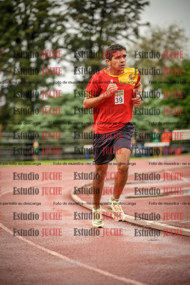 Fotos de los 5000 m de varones - serie 1