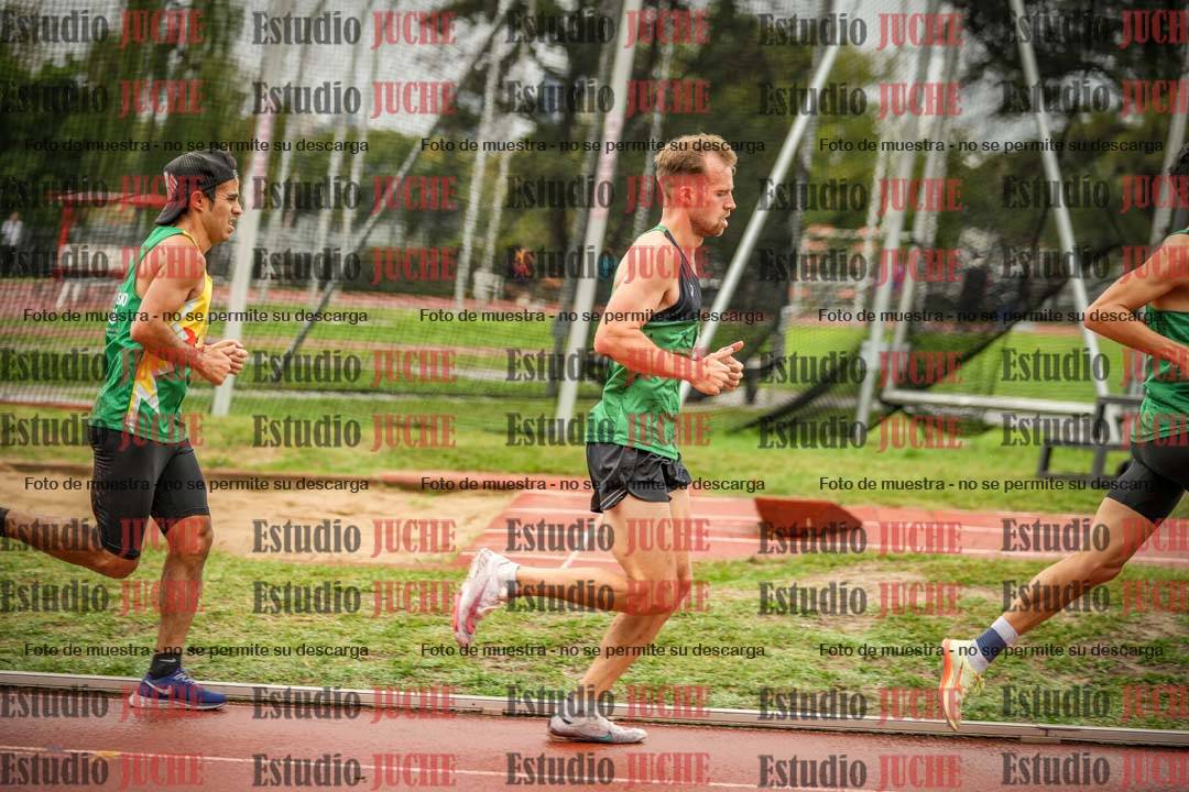Fotos de los 5000 m de varones - serie 1