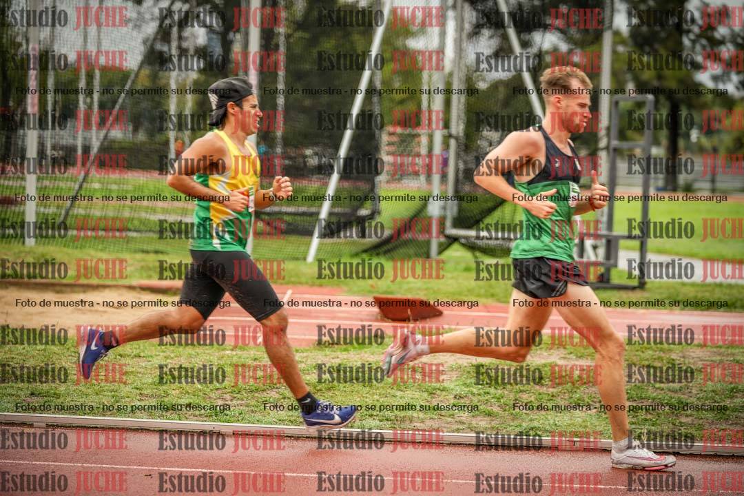 Fotos de los 5000 m de varones - serie 1
