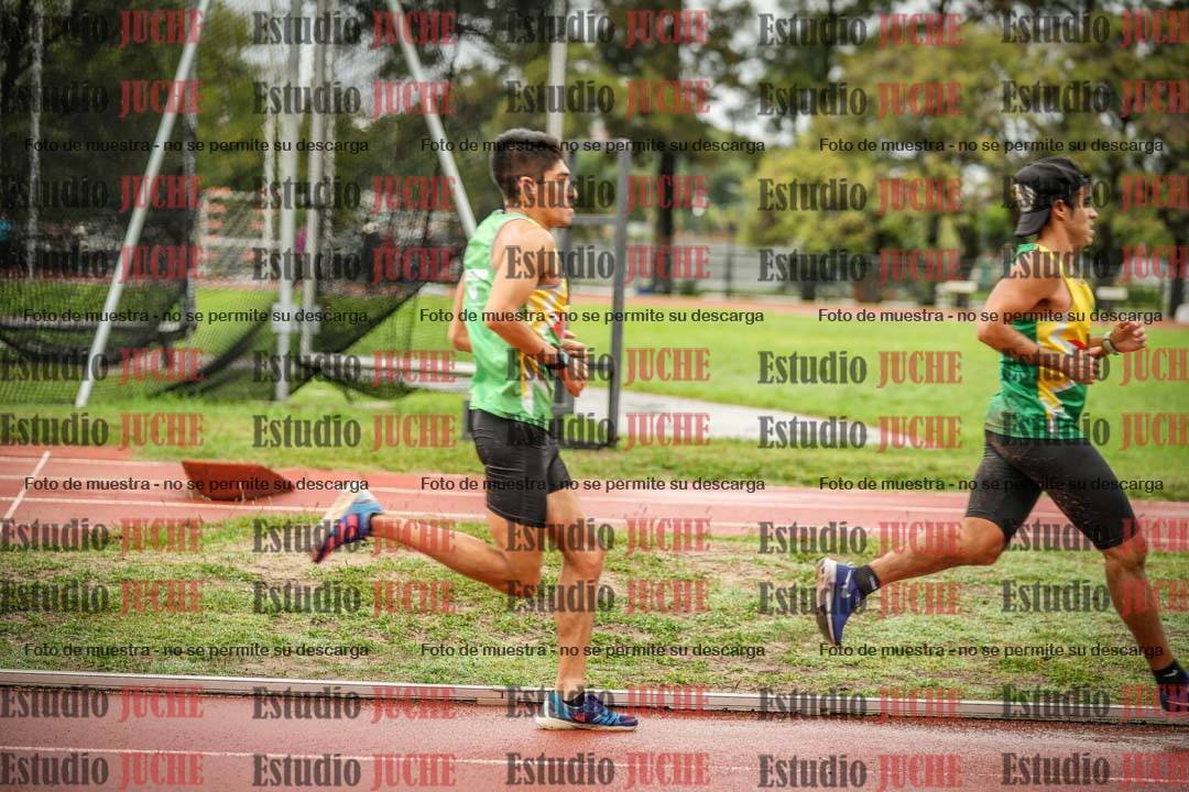 Fotos de los 5000 m de varones - serie 1