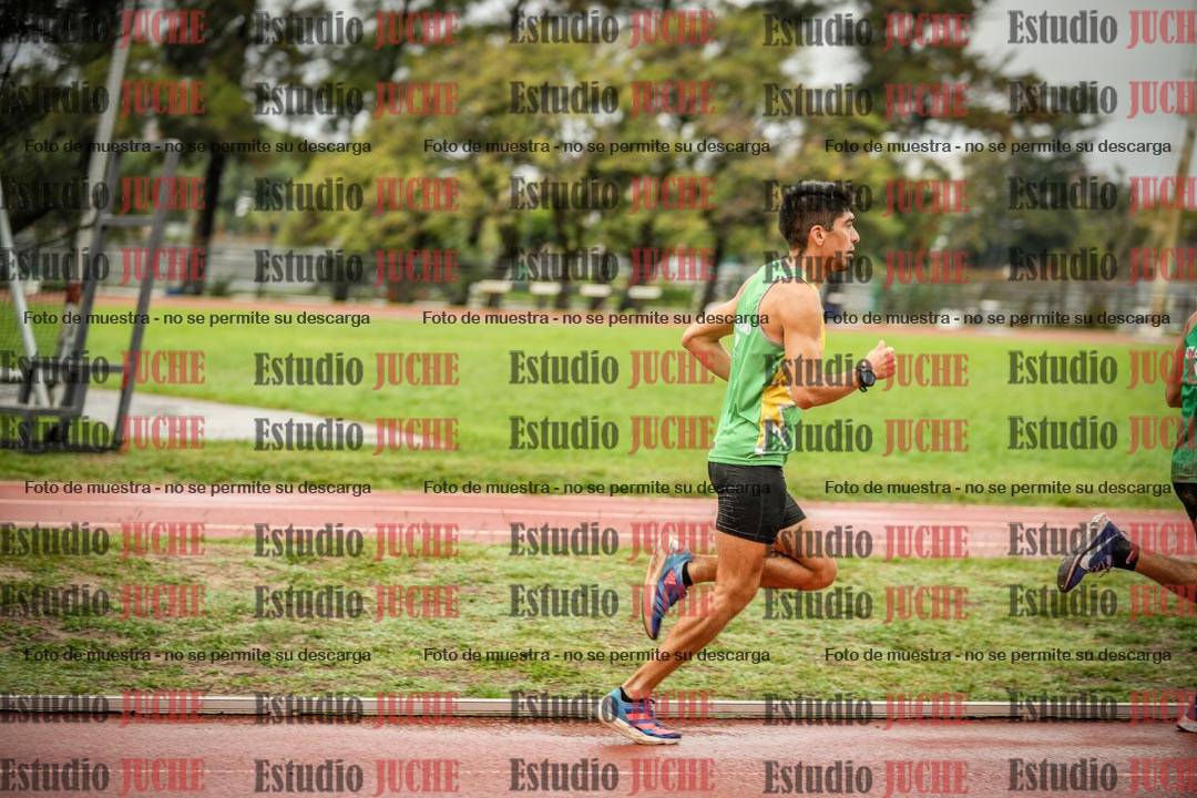 Fotos de los 5000 m de varones - serie 1