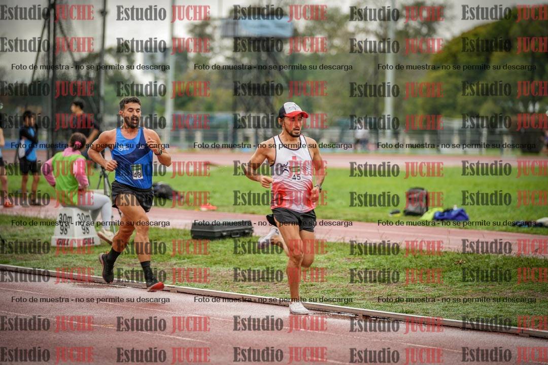 Fotos de los 5000 m de varones - serie 1