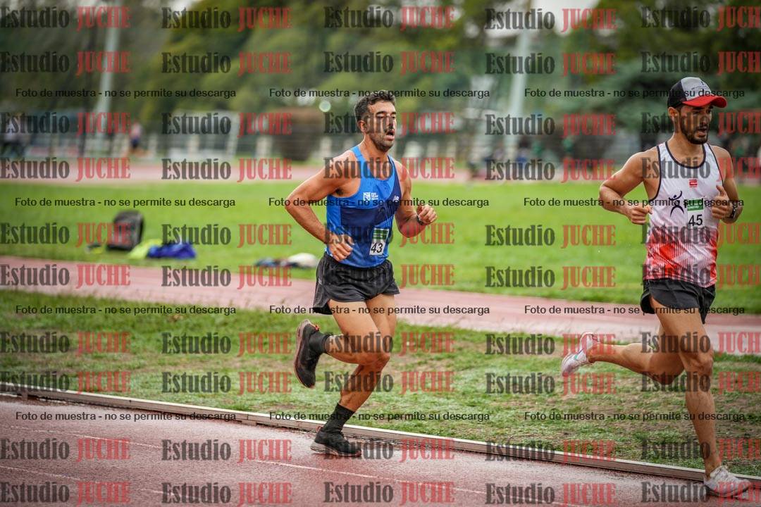 Fotos de los 5000 m de varones - serie 1