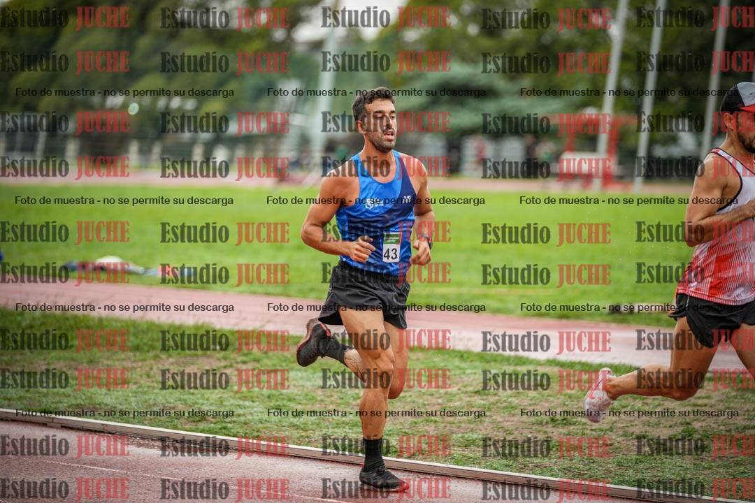 Fotos de los 5000 m de varones - serie 1