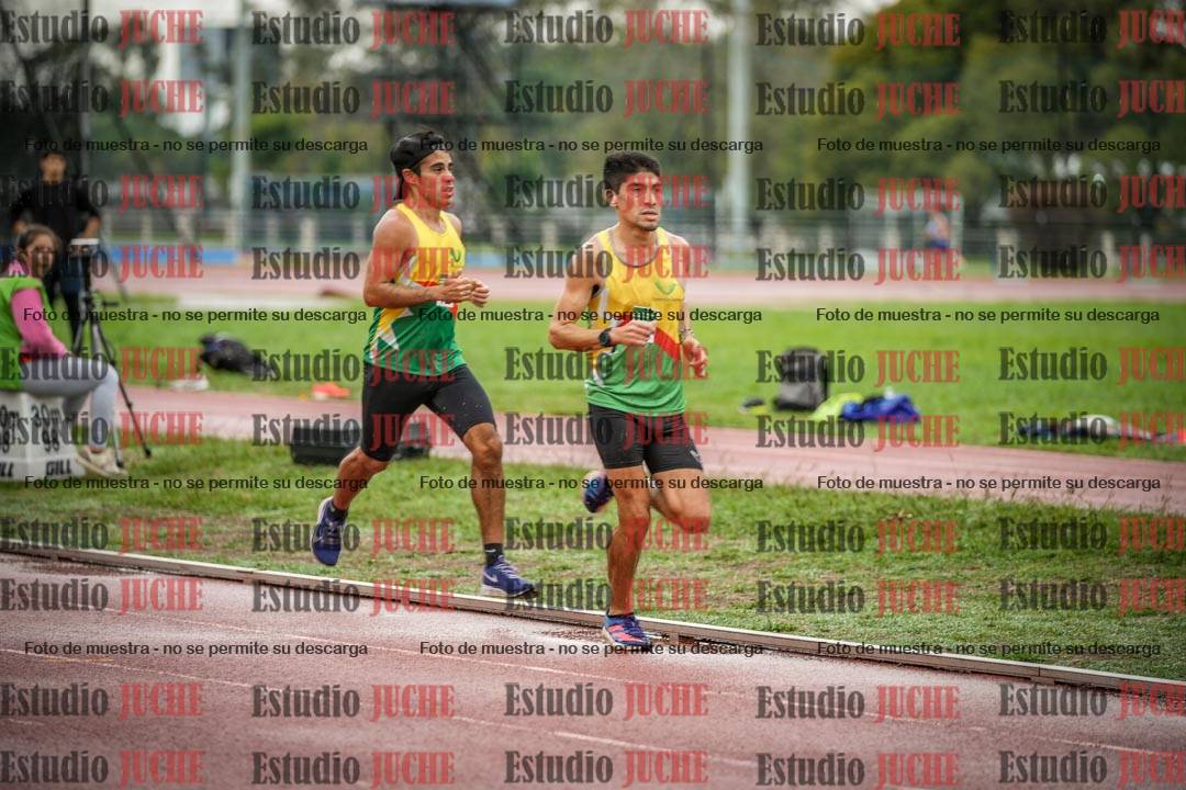 Fotos de los 5000 m de varones - serie 1