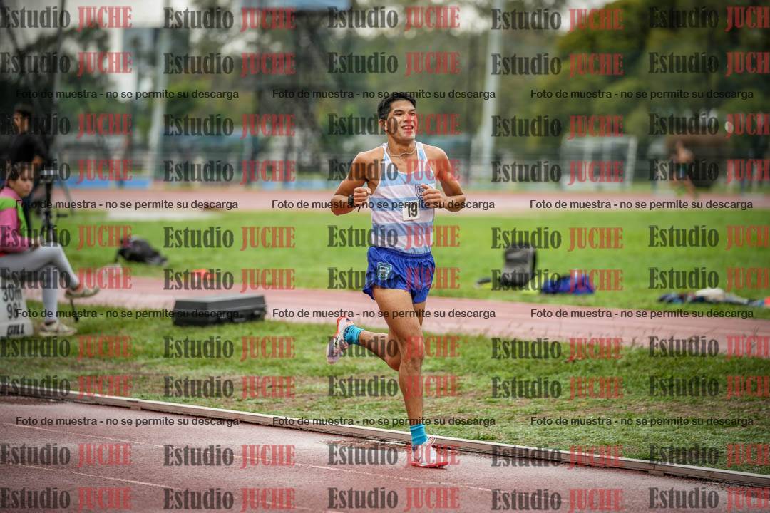 Fotos de los 5000 m de varones - serie 1