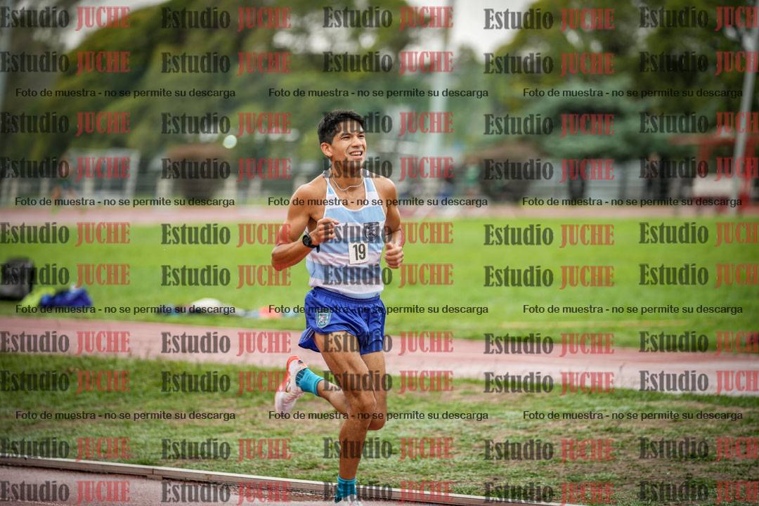 Fotos de los 5000 m de varones - serie 1