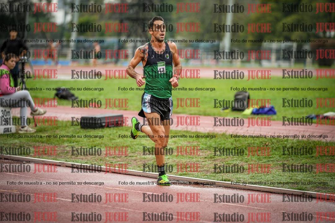 Fotos de los 5000 m de varones - serie 1