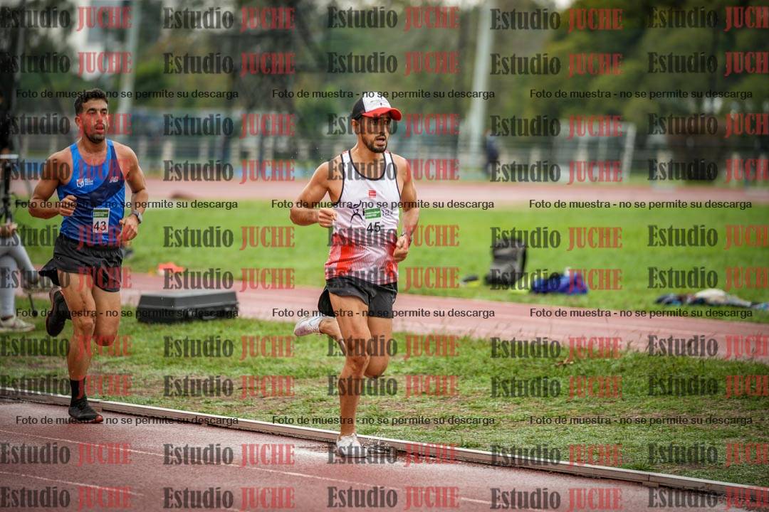 Fotos de los 5000 m de varones - serie 1