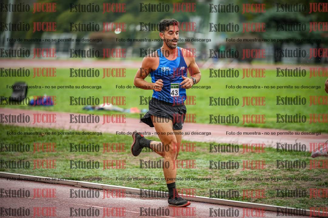 Fotos de los 5000 m de varones - serie 1
