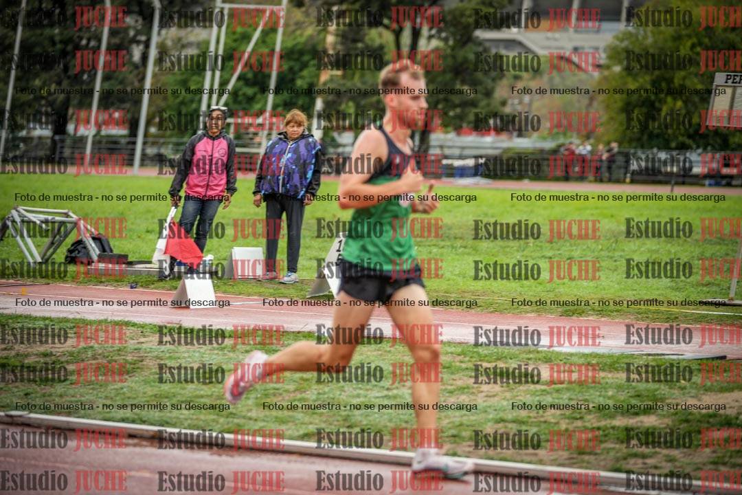 Fotos de los 5000 m de varones - serie 1