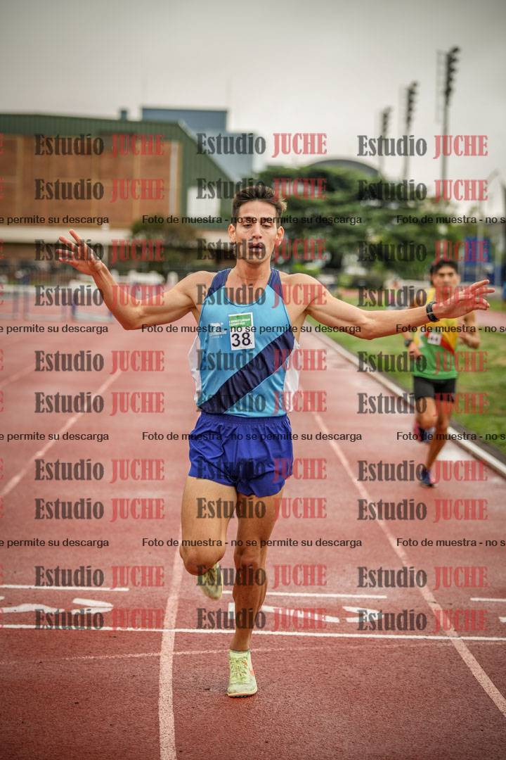Fotos de los 5000 m de varones - serie 1
