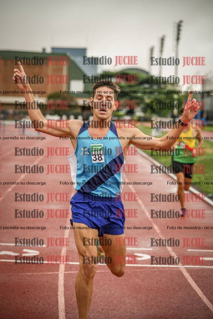 Fotos de los 5000 m de varones - serie 1