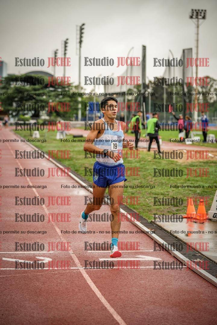 Fotos de los 5000 m de varones - serie 1