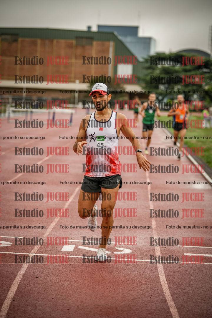 Fotos de los 5000 m de varones - serie 1