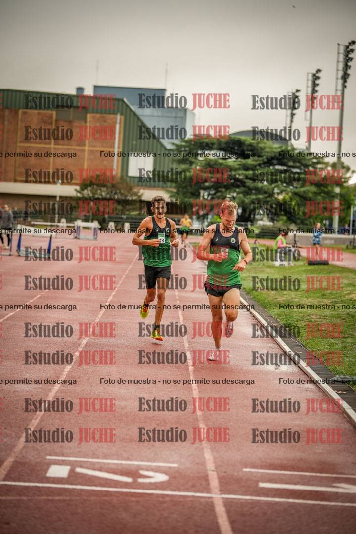 Fotos de los 5000 m de varones - serie 1
