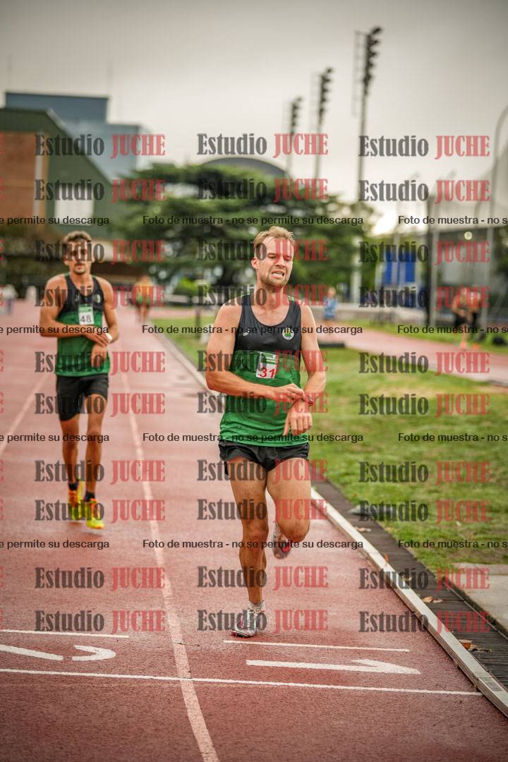 Fotos de los 5000 m de varones - serie 1