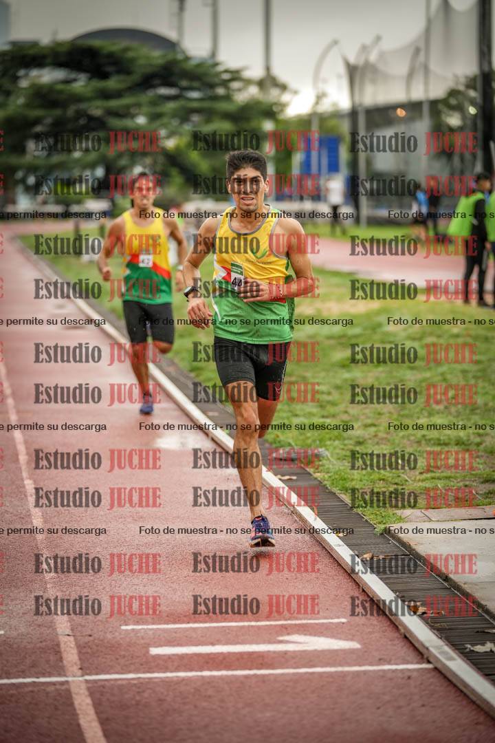 Fotos de los 5000 m de varones - serie 1