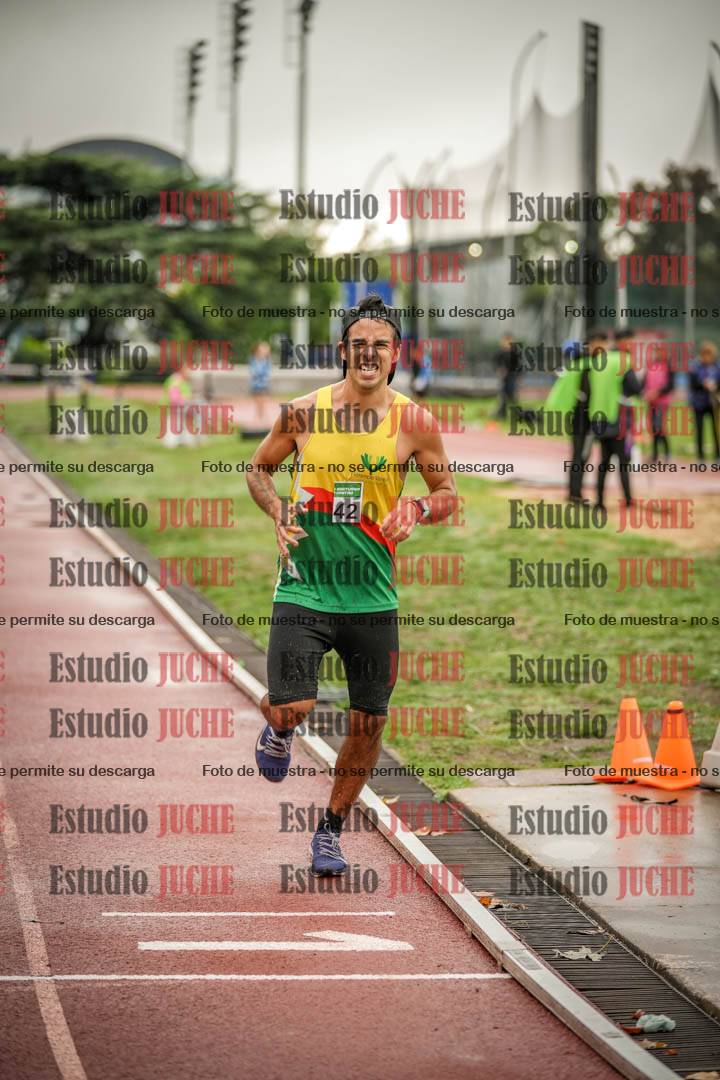 Fotos de los 5000 m de varones - serie 1