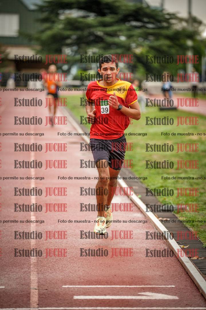 Fotos de los 5000 m de varones - serie 1