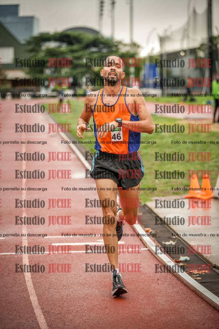 Fotos de los 5000 m de varones - serie 1