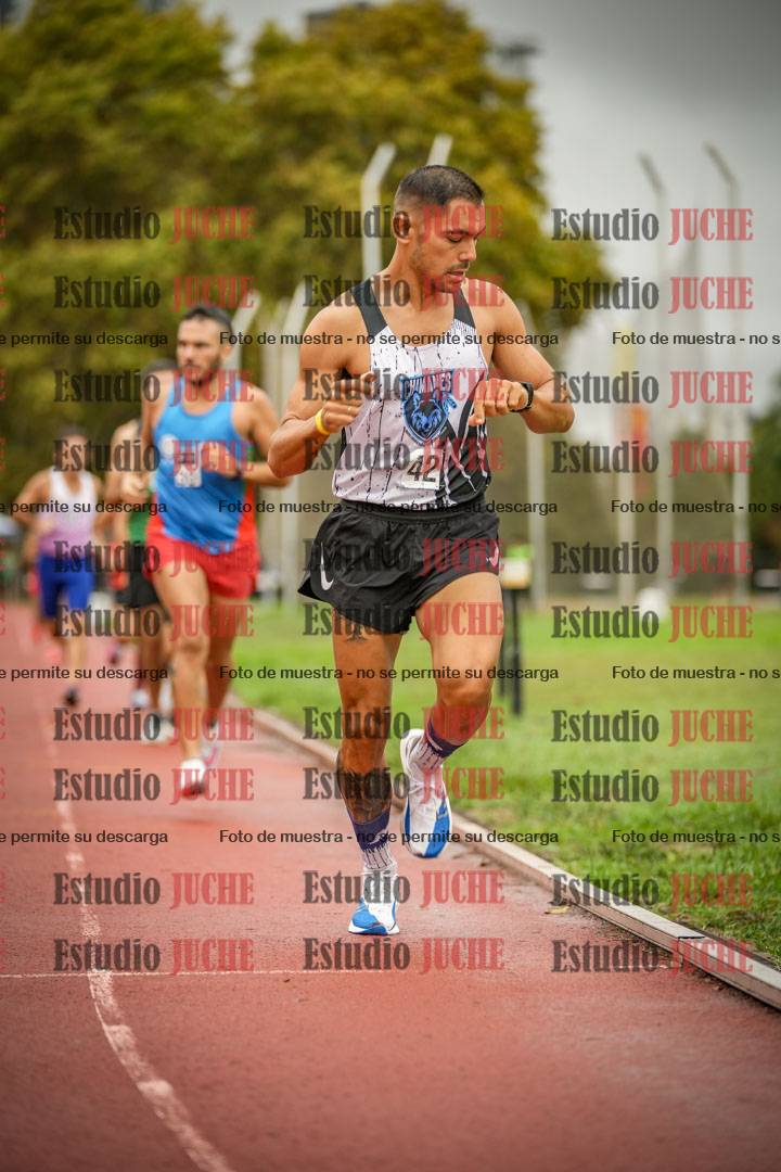 Fotos de los 5000 m de varones - serie 2