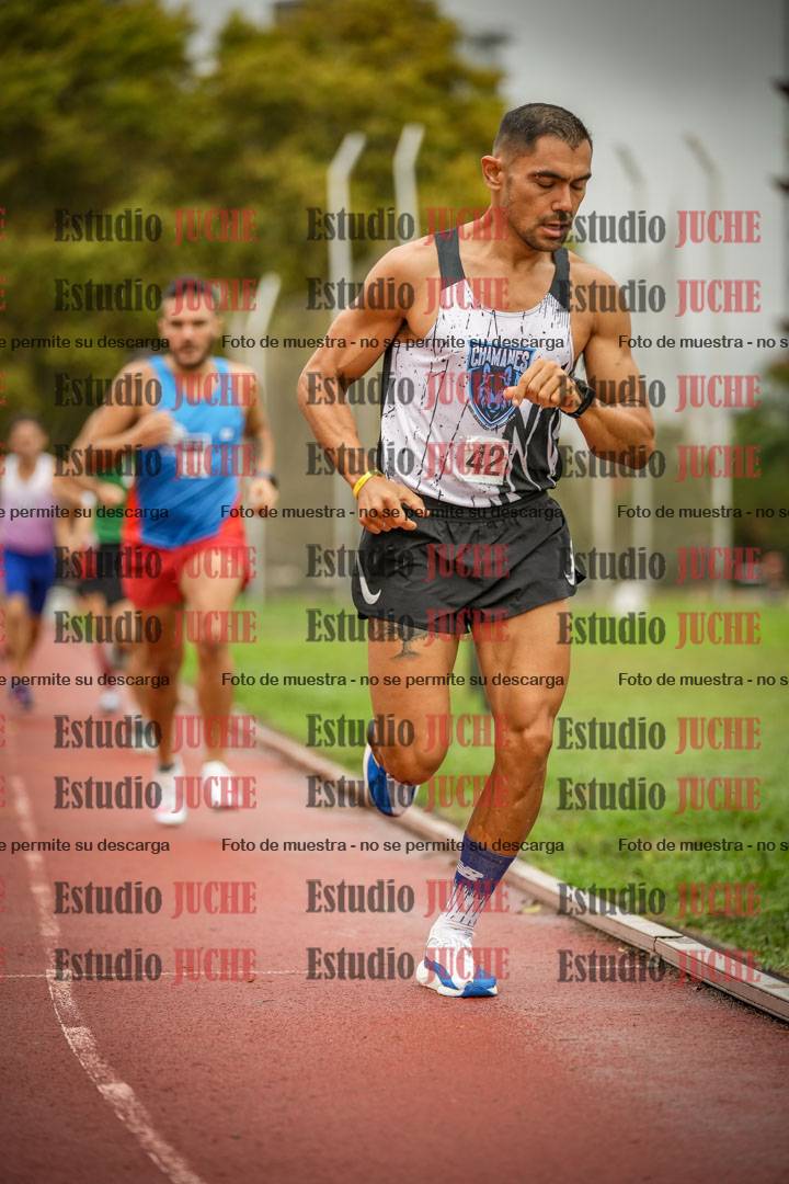 Fotos de los 5000 m de varones - serie 2
