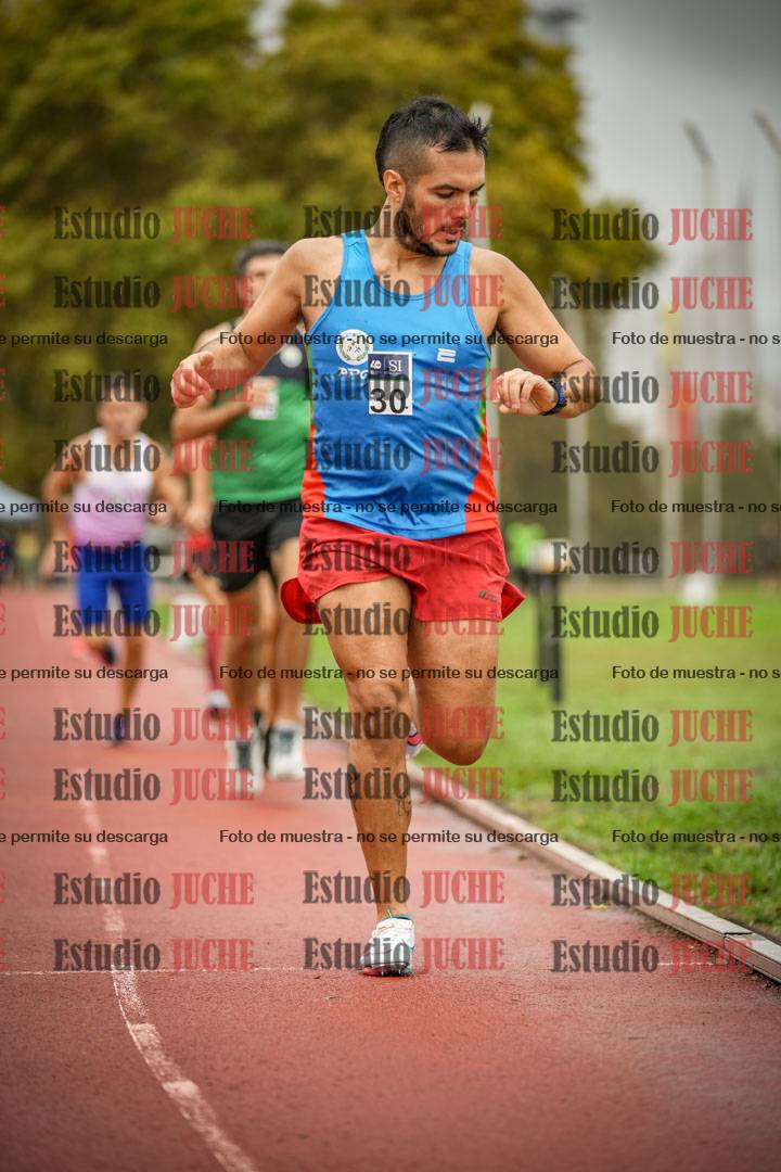 Fotos de los 5000 m de varones - serie 2