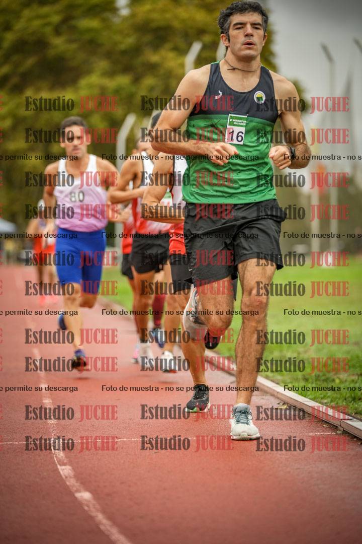 Fotos de los 5000 m de varones - serie 2