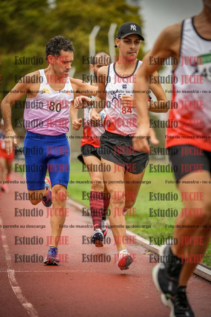 Fotos de los 5000 m de varones - serie 2
