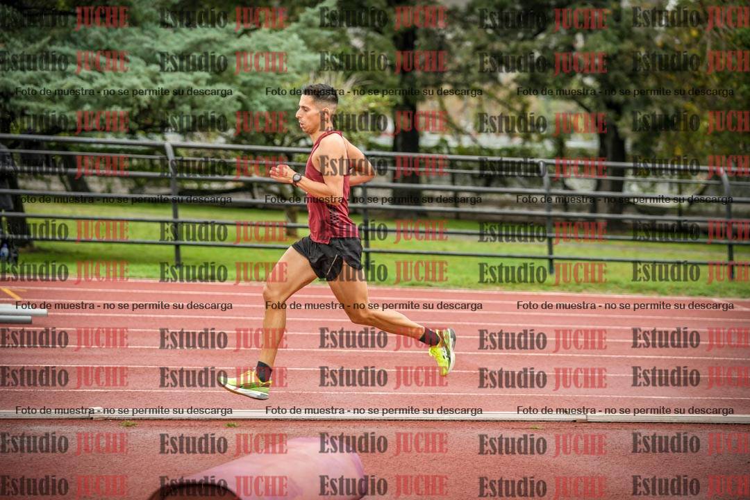 Fotos de los 5000 m de varones - serie 2
