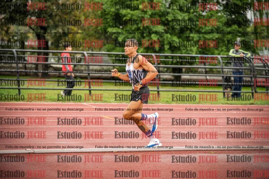 Fotos de los 5000 m de varones - serie 2