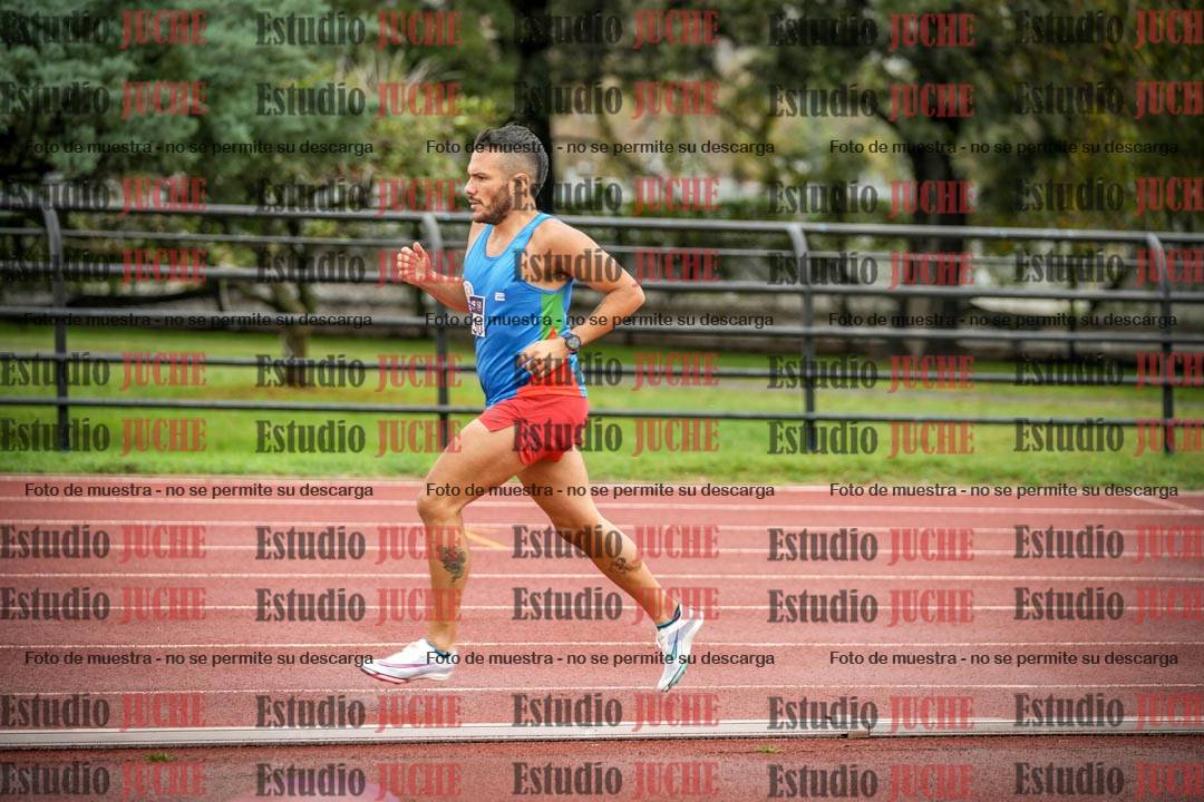Fotos de los 5000 m de varones - serie 2