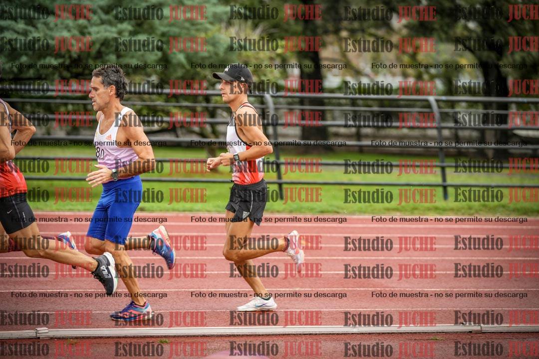 Fotos de los 5000 m de varones - serie 2