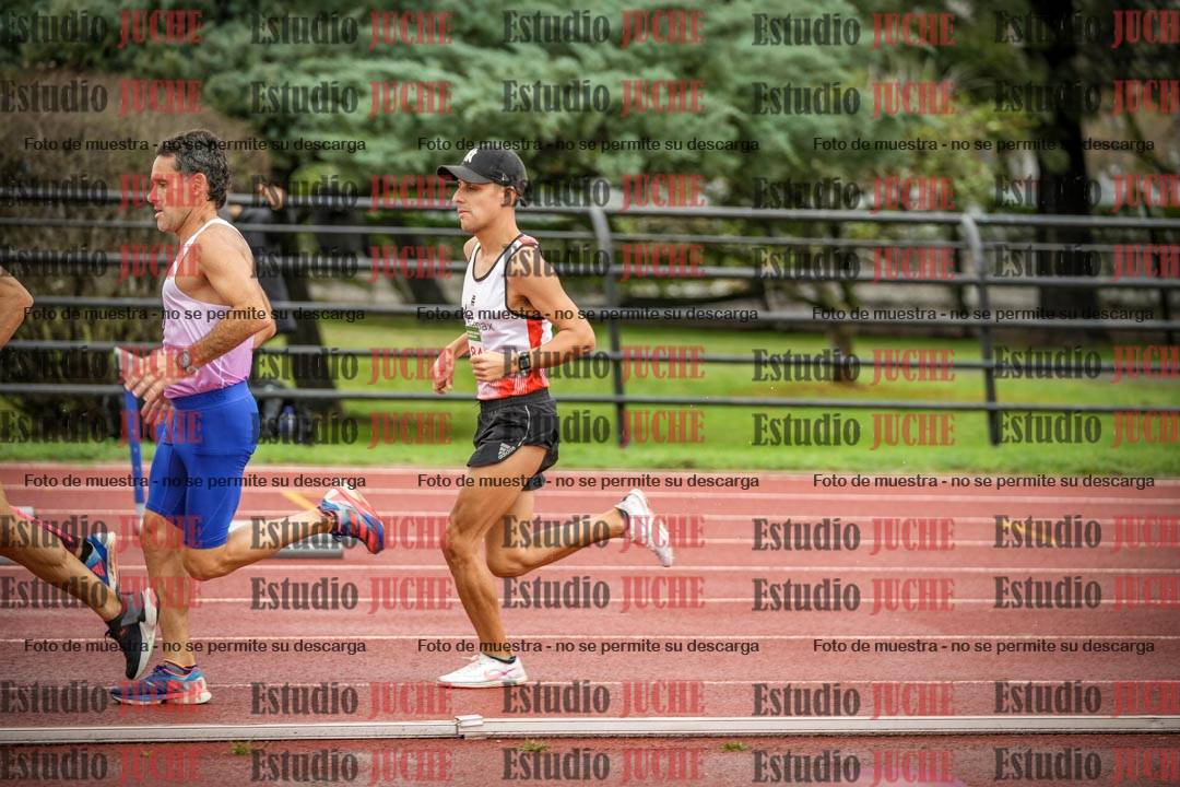 Fotos de los 5000 m de varones - serie 2