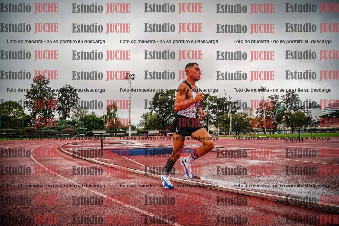 Fotos de los 5000 m de varones - serie 2