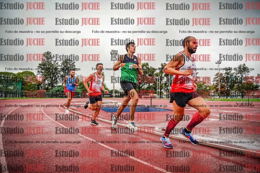 Fotos de los 5000 m de varones - serie 2