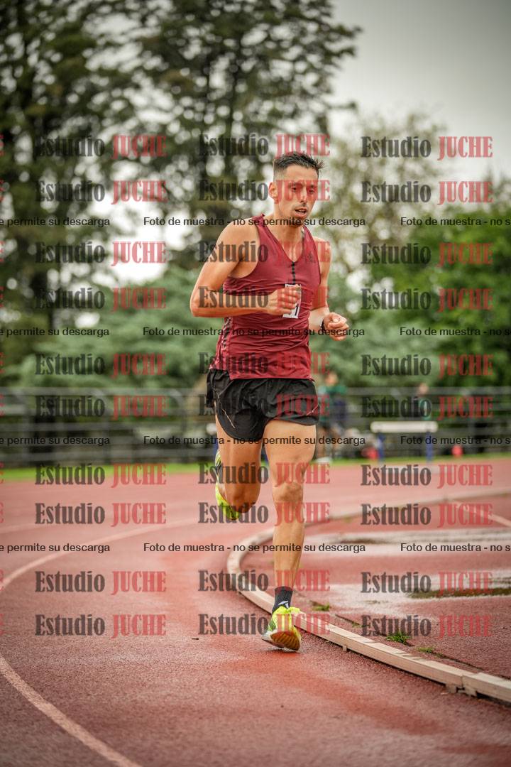 Fotos de los 5000 m de varones - serie 2