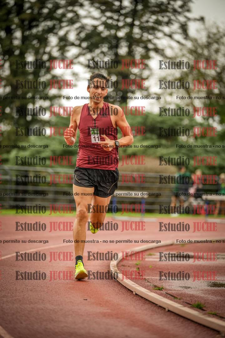 Fotos de los 5000 m de varones - serie 2