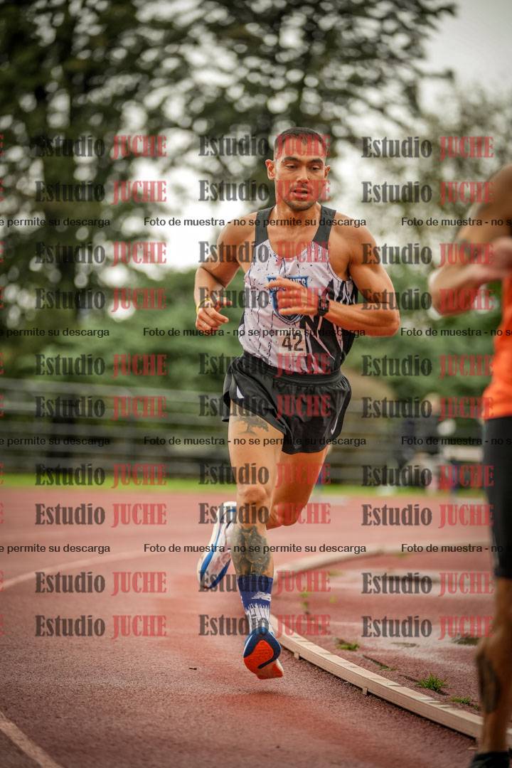 Fotos de los 5000 m de varones - serie 2