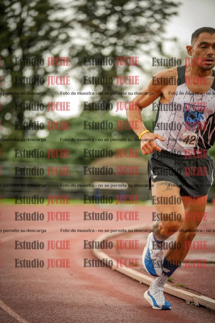 Fotos de los 5000 m de varones - serie 2