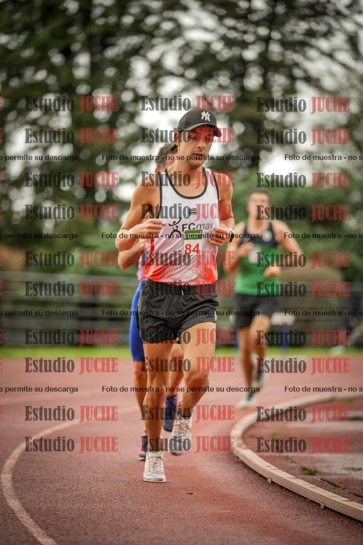 Fotos de los 5000 m de varones - serie 2