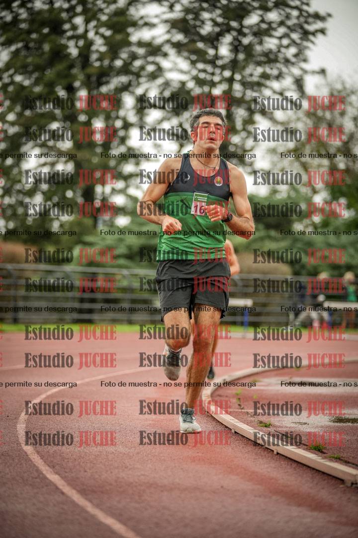 Fotos de los 5000 m de varones - serie 2